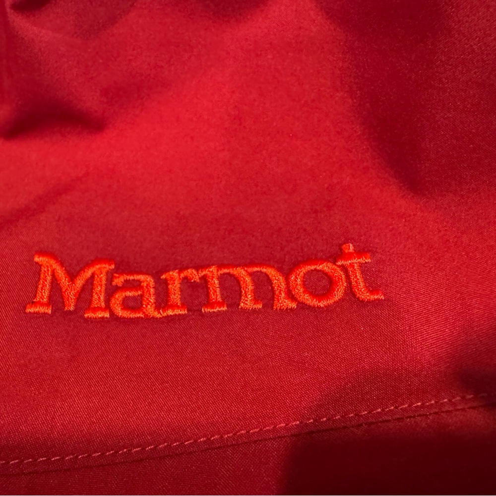 Marmot Women's Minimalist Red Rain Jacket - Picture 8 of 13